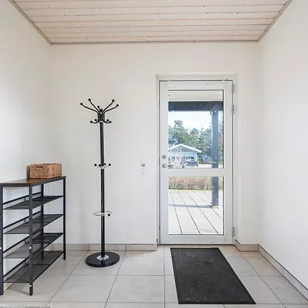 Holiday home Spacious Near Ideal For 10 People