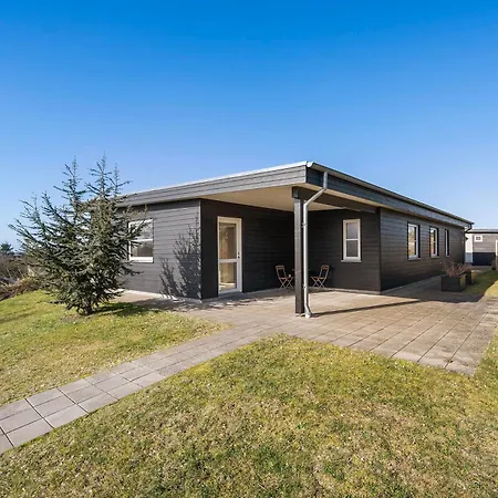 Spacious Near Ideal For 10 People Ebeltoft