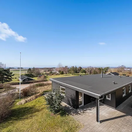Spacious Near Ideal For 10 People * Ebeltoft