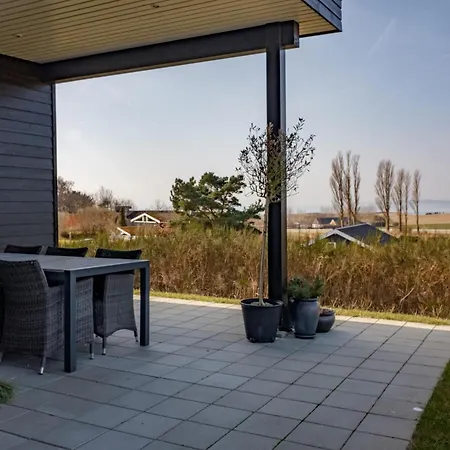 Spacious Near Ideal For 10 People Holiday home *