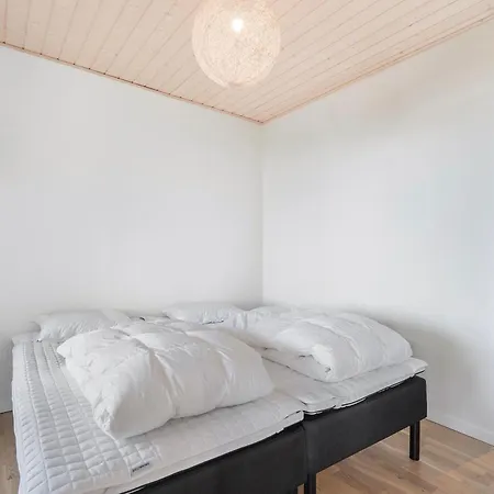 Spacious Near Ideal For 10 People * Ebeltoft
