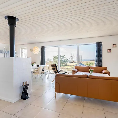 Spacious Near Ideal For 10 People * Ebeltoft